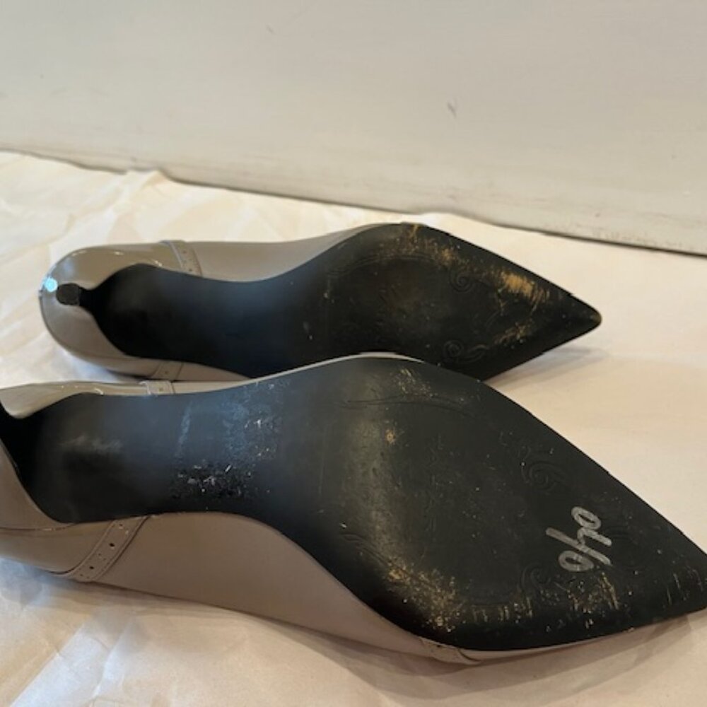 Tahari pumps - Picture 9 of 9